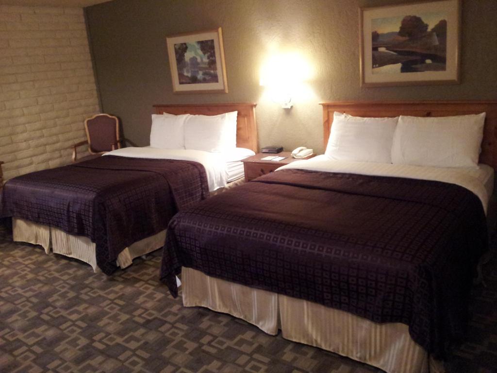 FairBridge Inn Suites & Outlaw Conference Center – Kalispell Main image 1